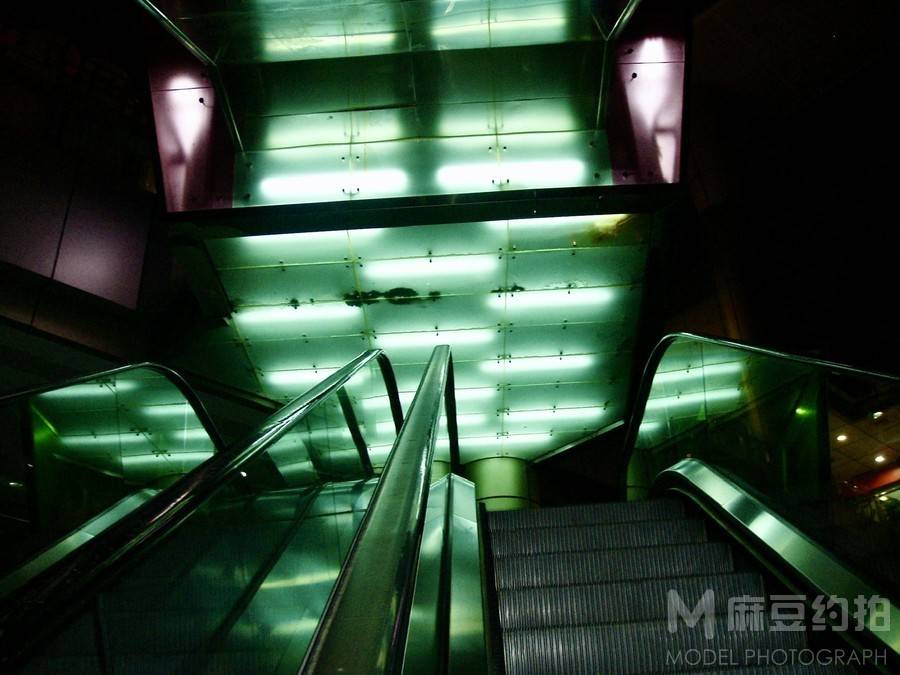 黑白模特