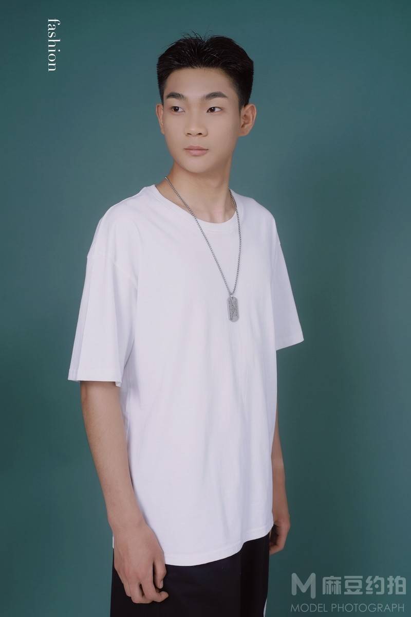 黑白模特
