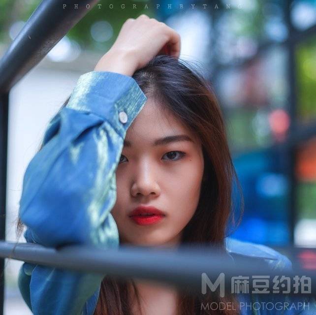 情绪模特