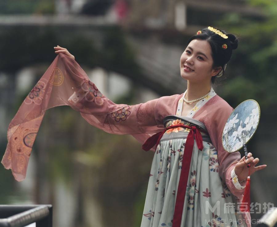 汉服模特