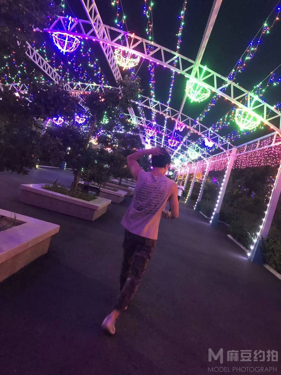 夜景模特