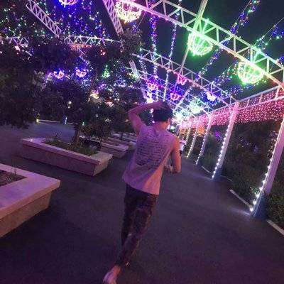 夜景模特