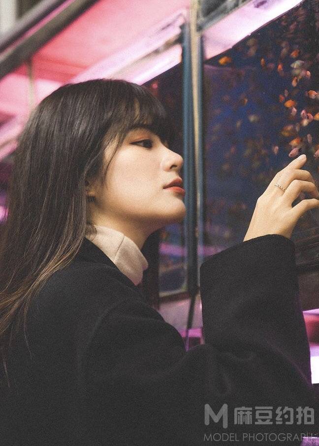 情绪模特
