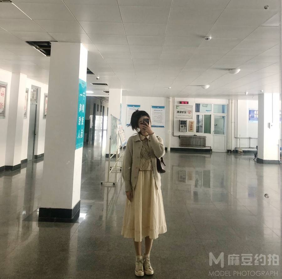 校园模特