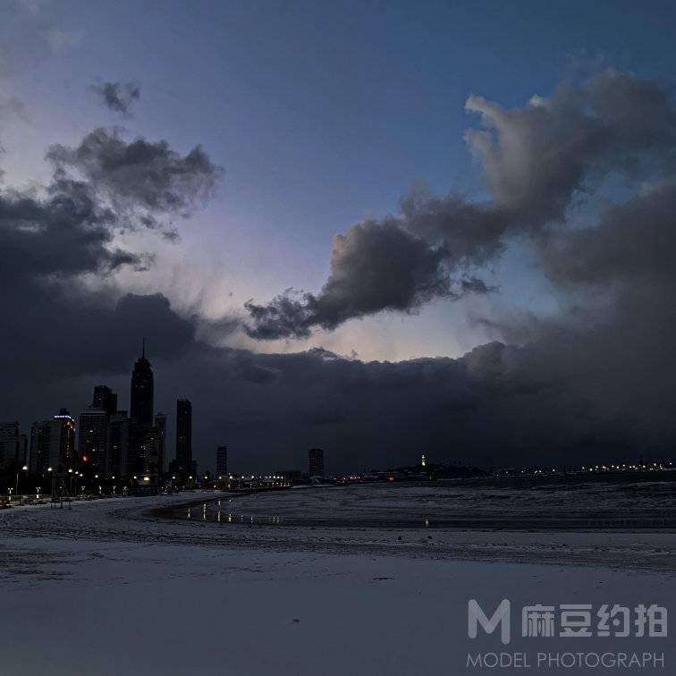 黑白模特