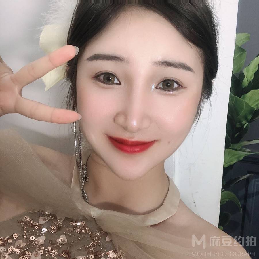 妆容模特