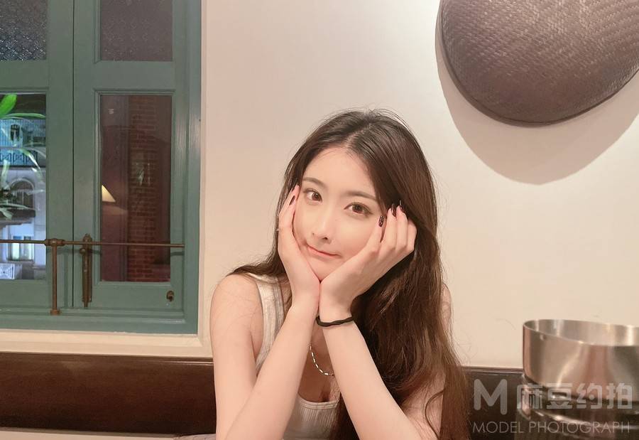 黑白模特