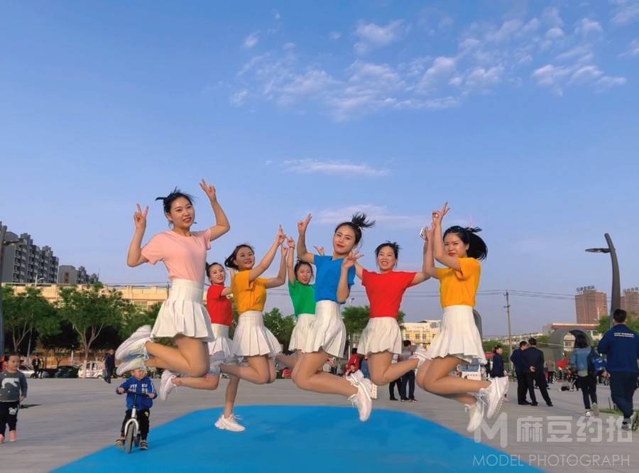校园模特