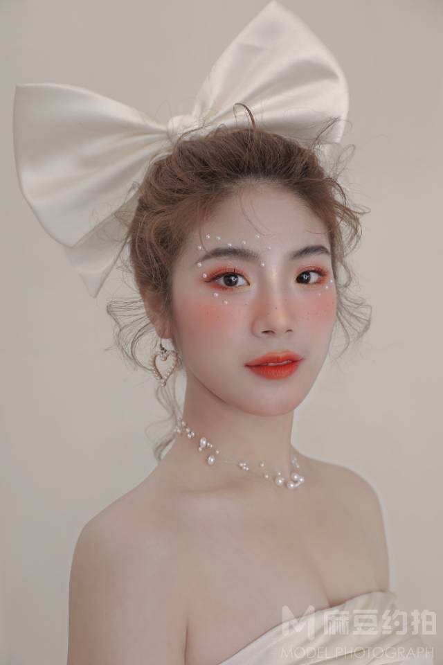 妆容模特