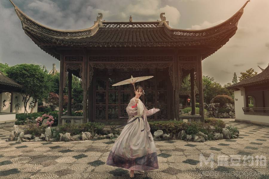 情绪模特