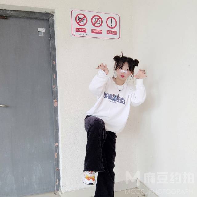 校园模特