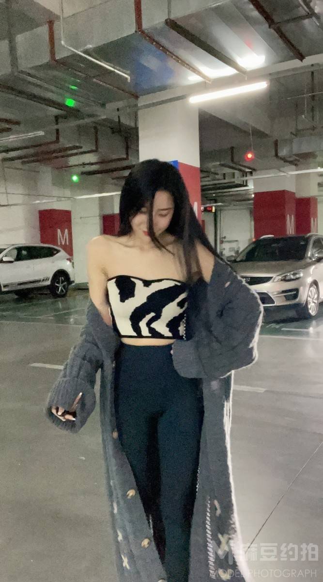 宝丽来模特