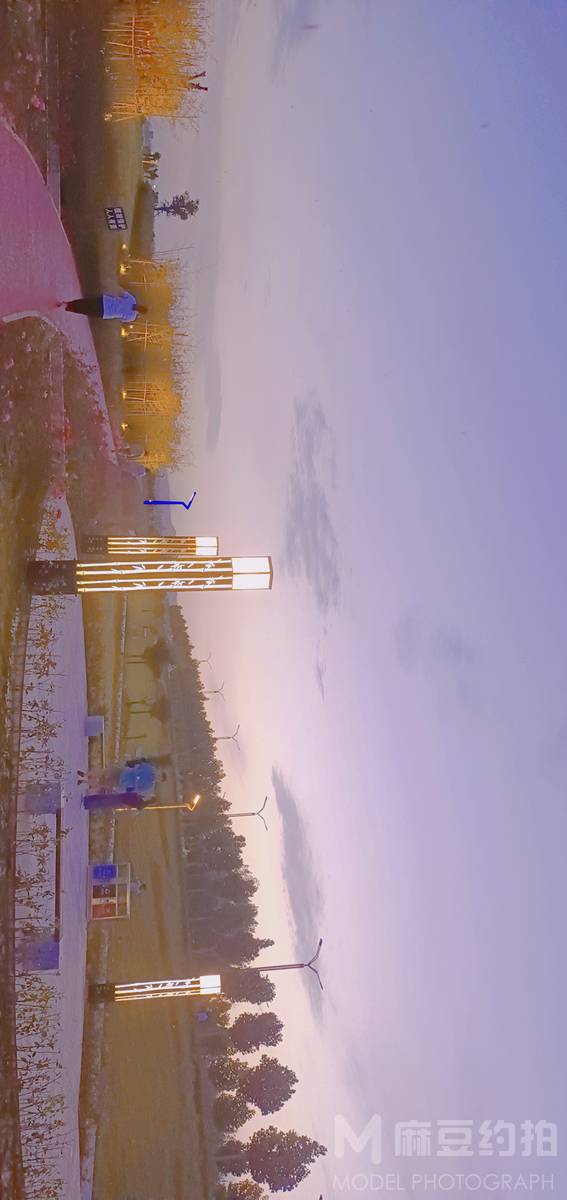 夜景模特