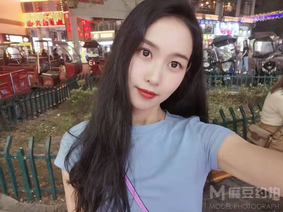 清新模特