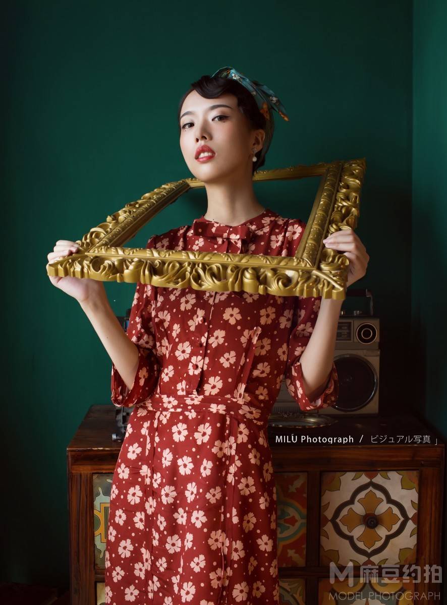情绪模特