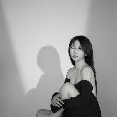 黑白模特