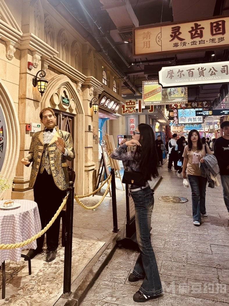 校园模特