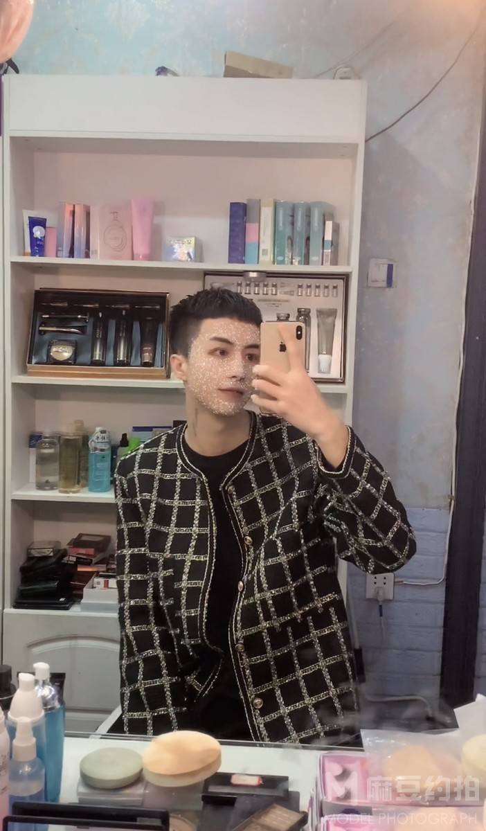 黑白模特