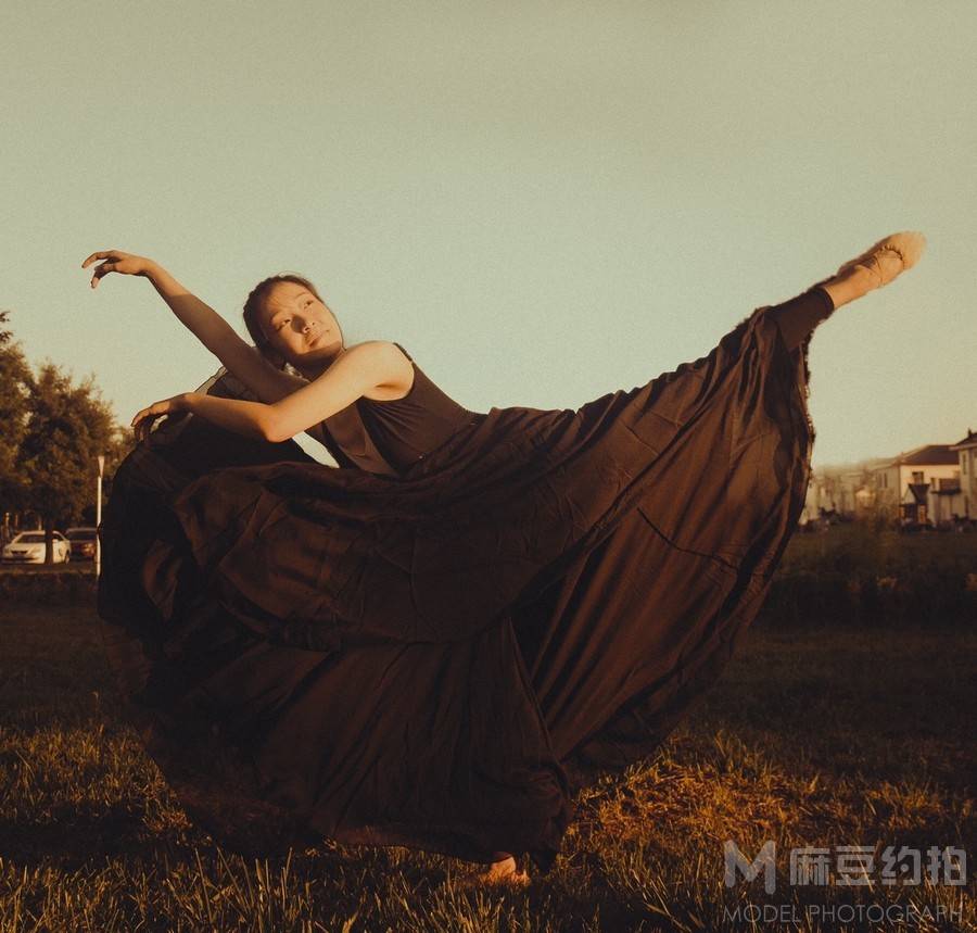 黑白模特