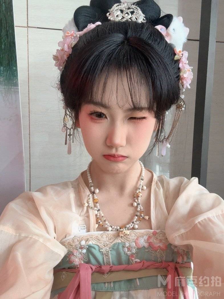 清新模特