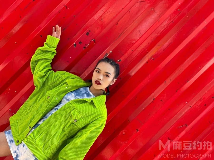 情绪模特