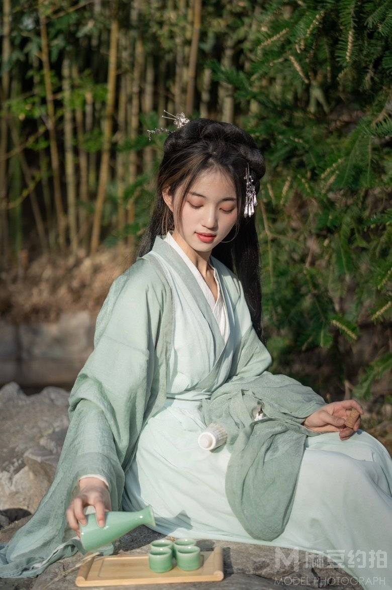 汉服模特