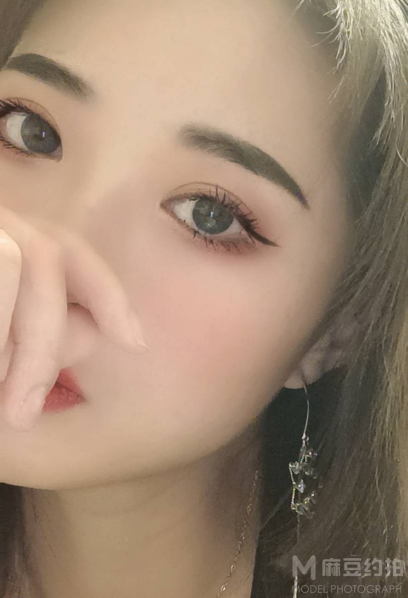 黑白模特