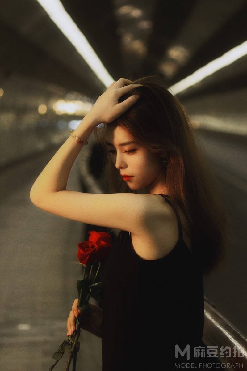 情绪模特