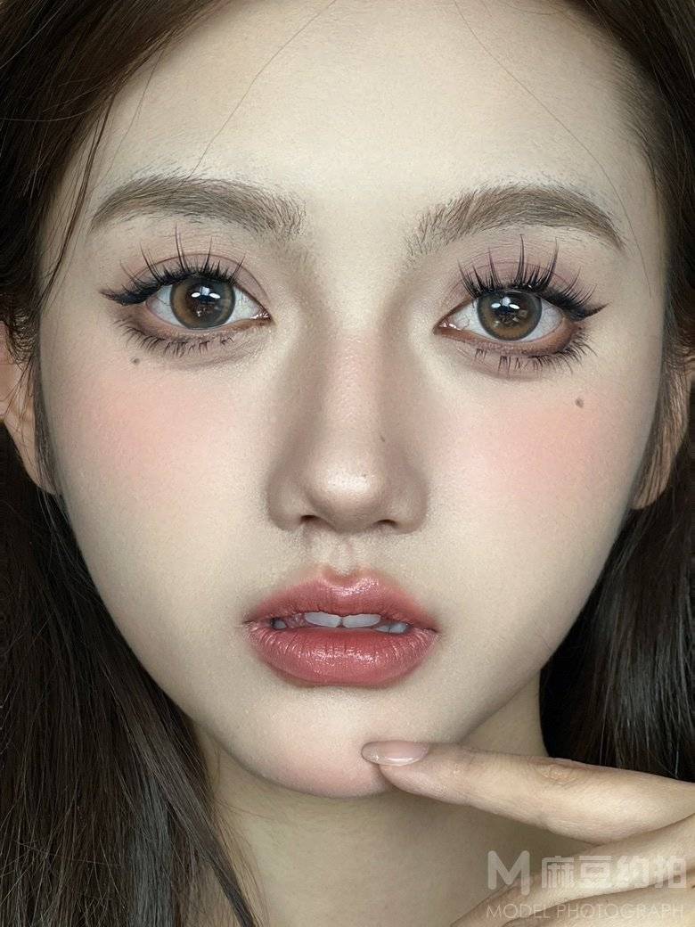 妆容模特
