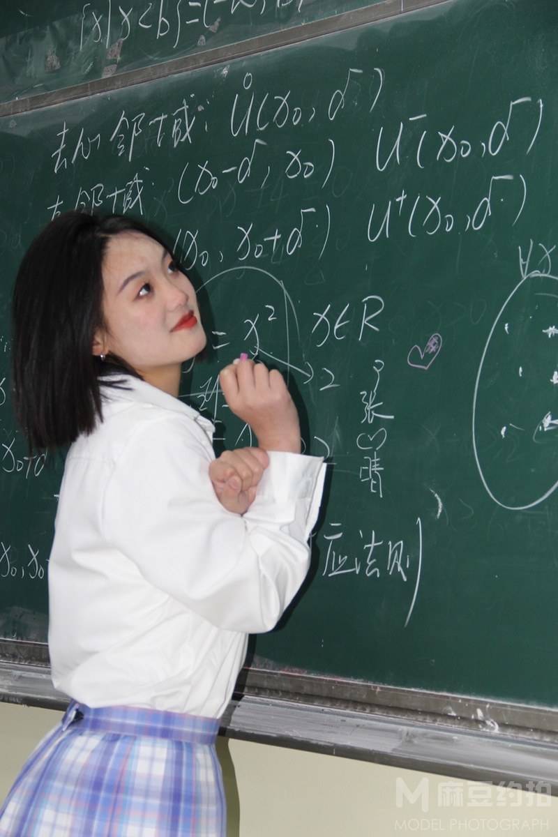 校园模特