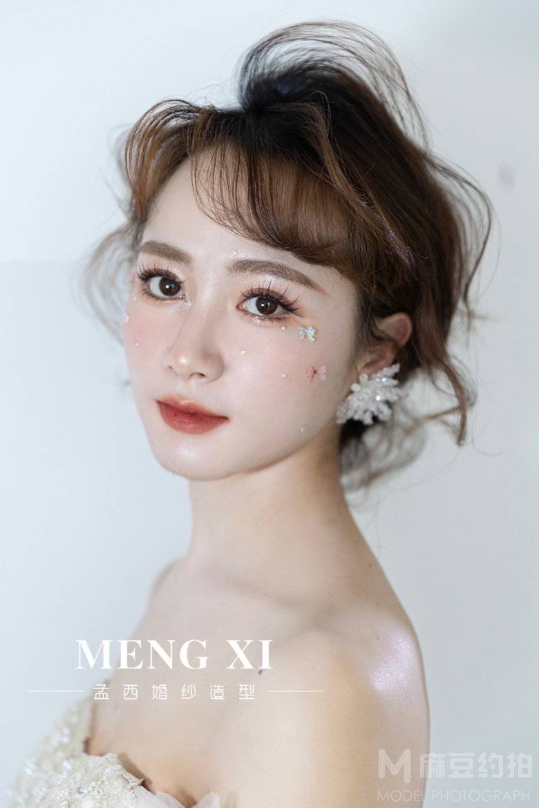 妆容模特