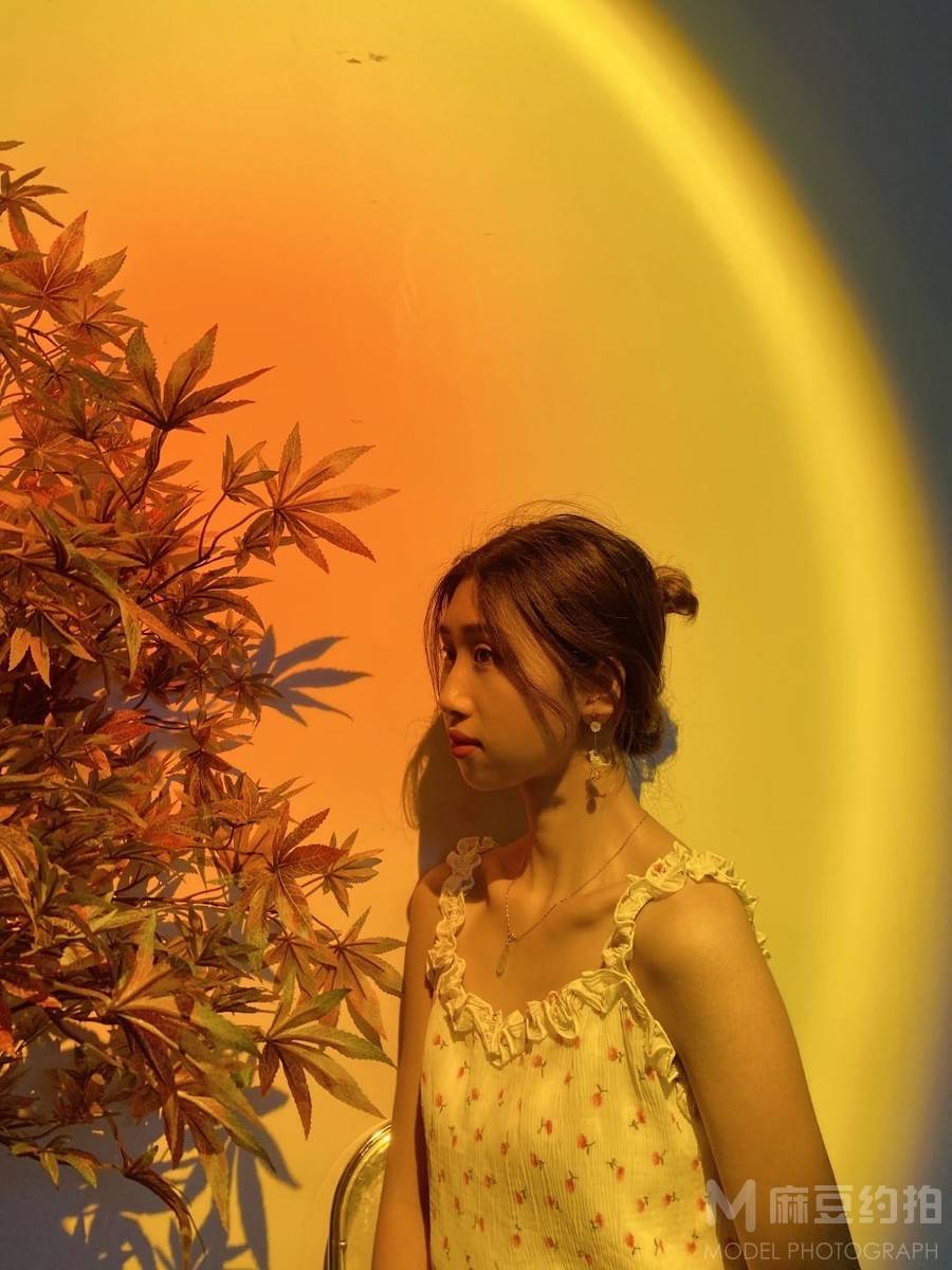 情绪模特