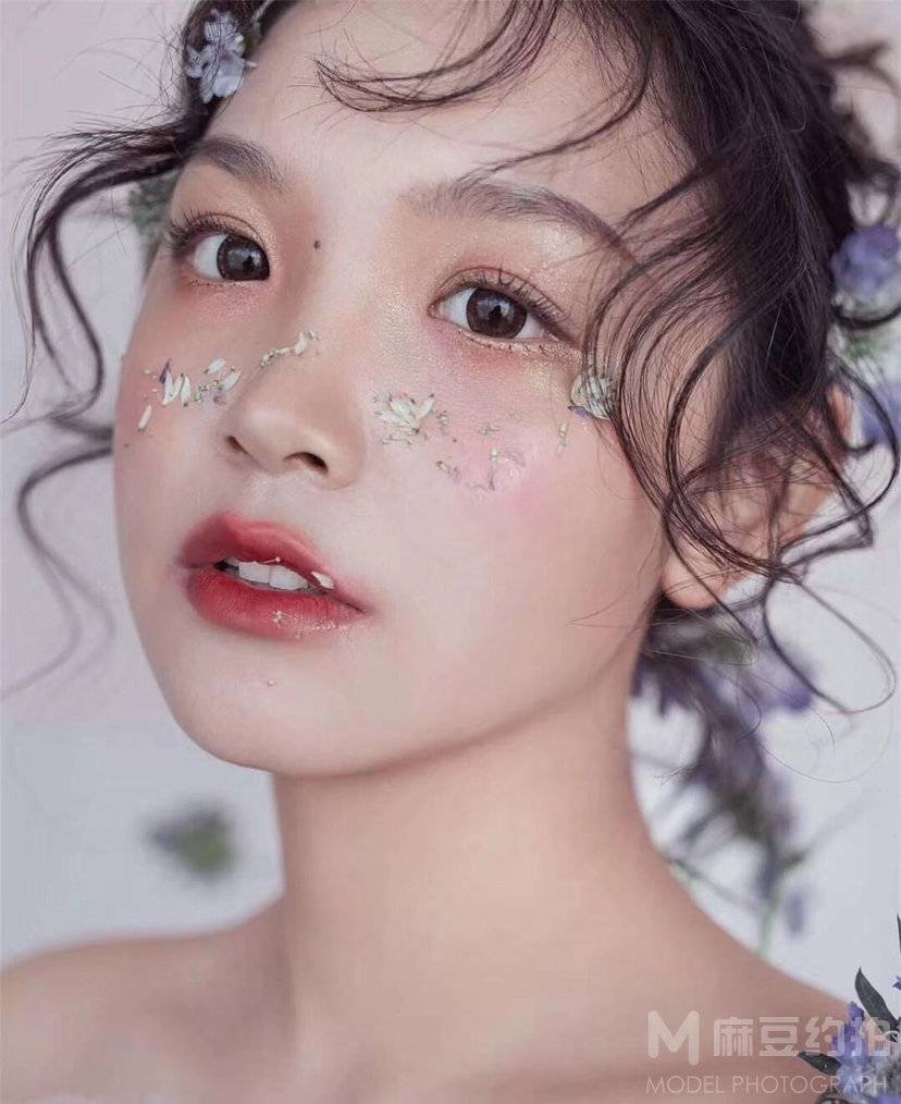 妆容模特