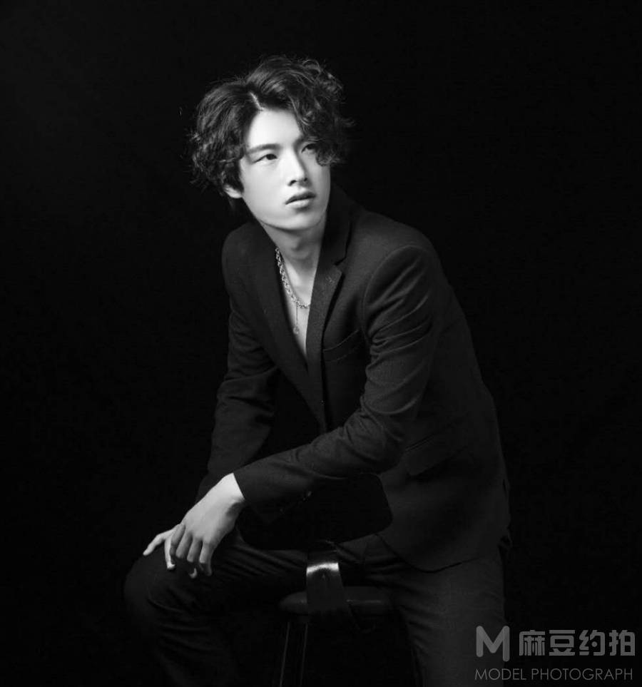 黑白模特