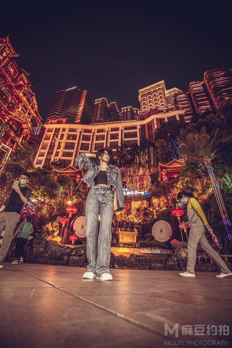 情绪模特