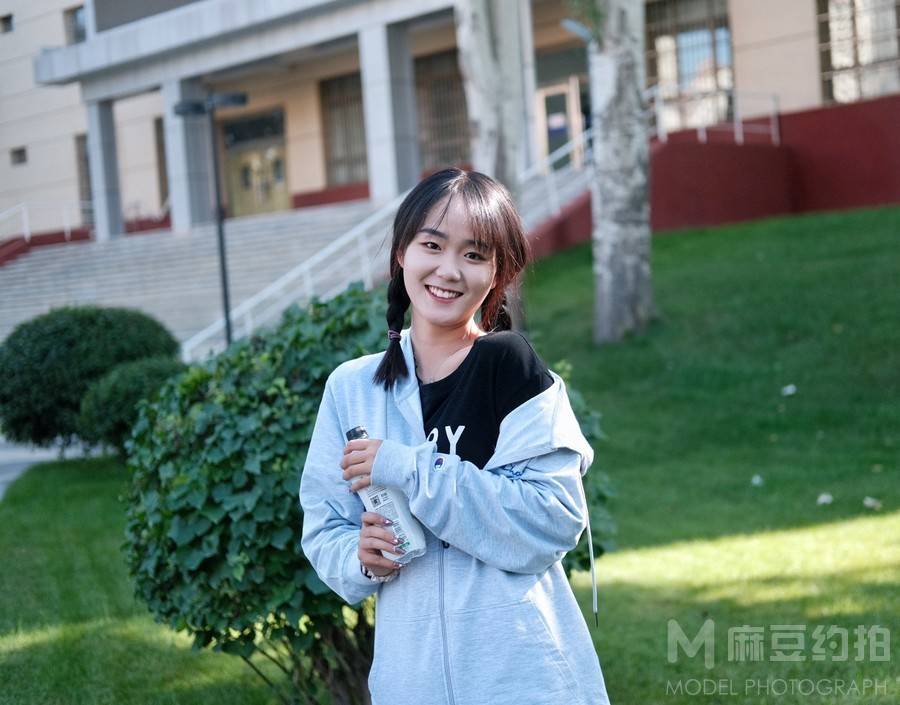 校园模特