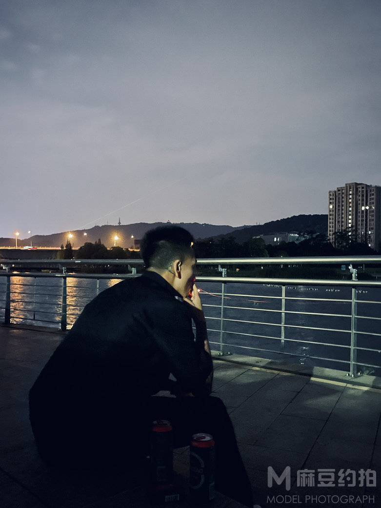 黑白模特