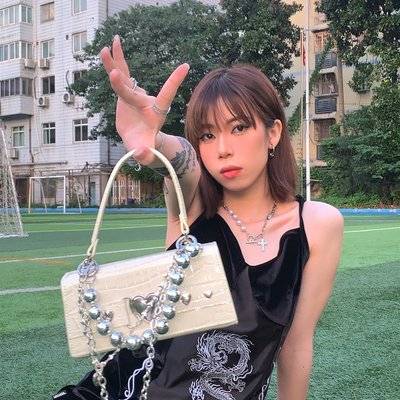 宝丽来模特