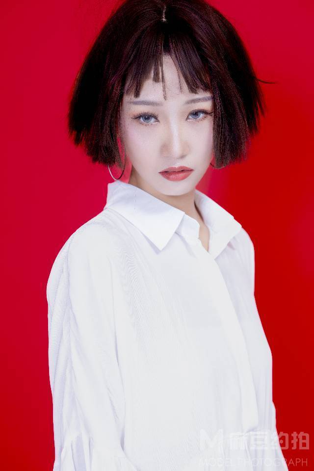 情绪模特