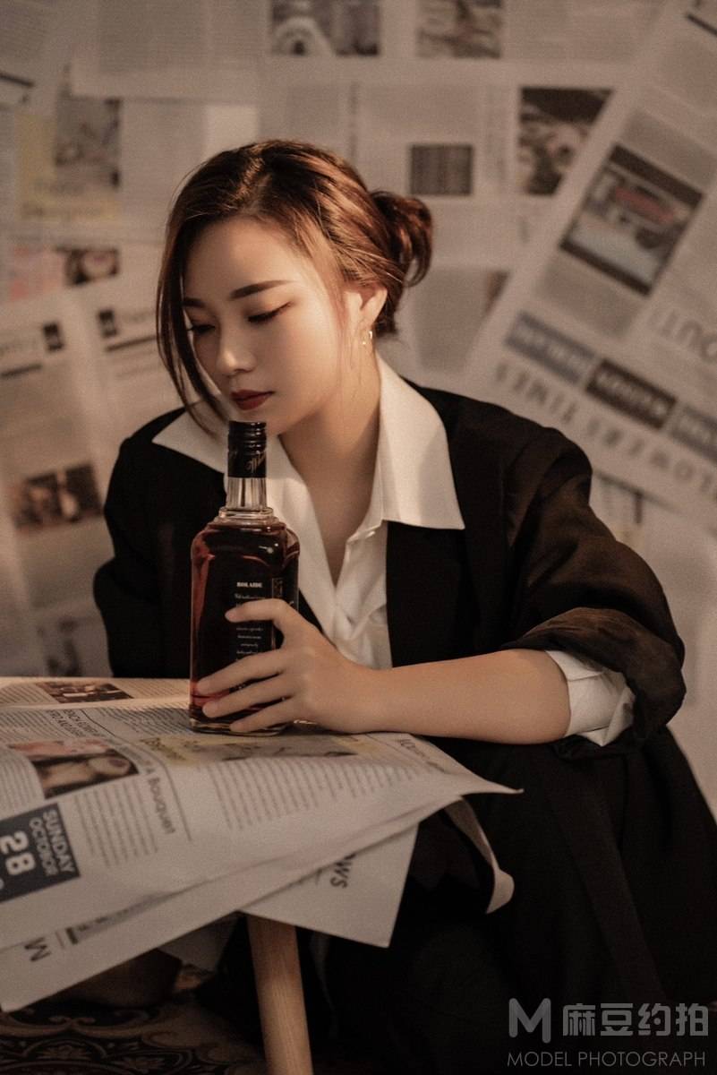 情绪模特
