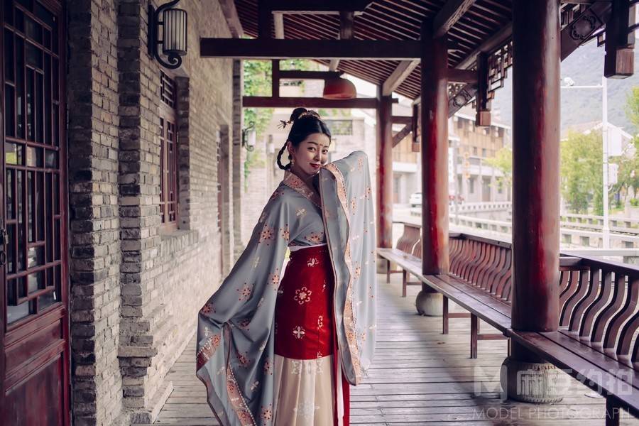 汉服模特