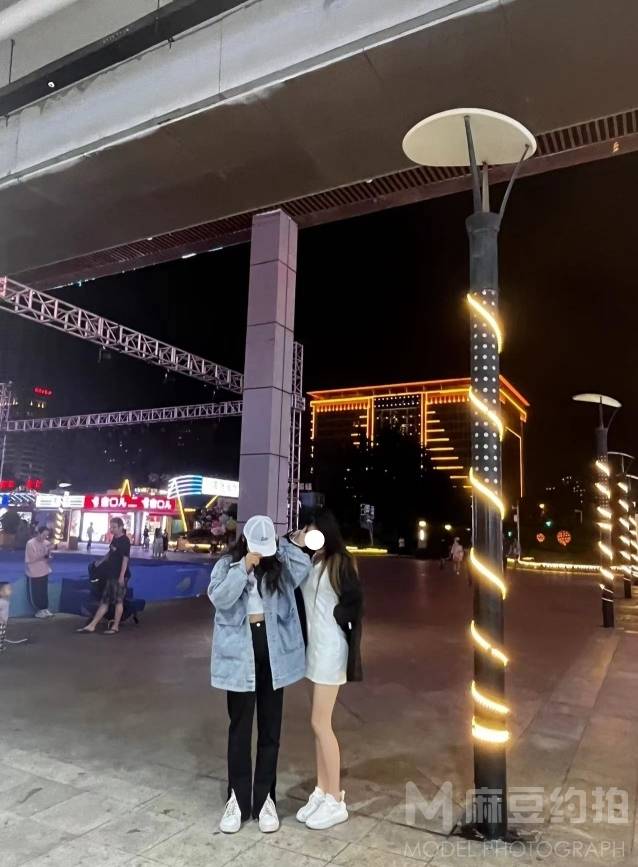 夜景模特