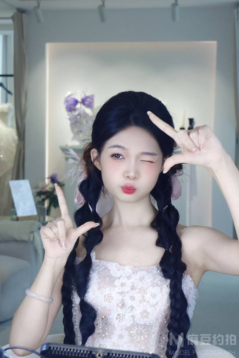 妆容模特