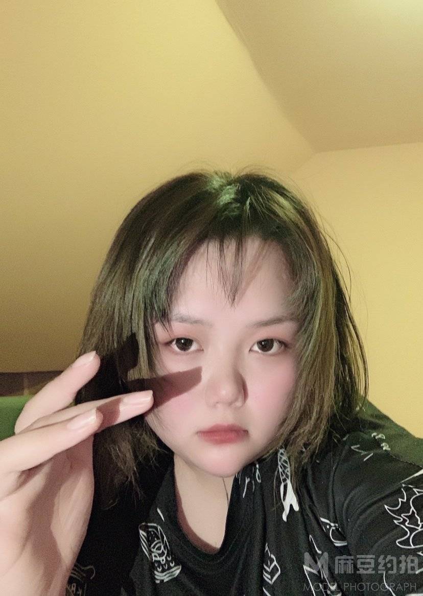 黑白模特