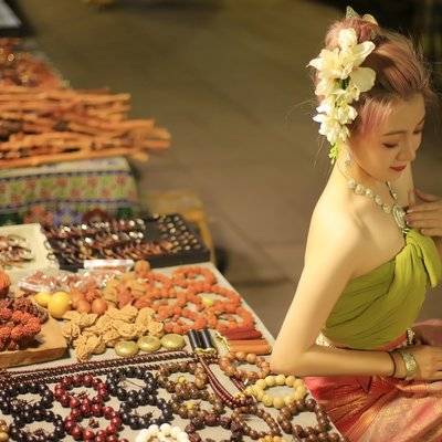 情绪模特