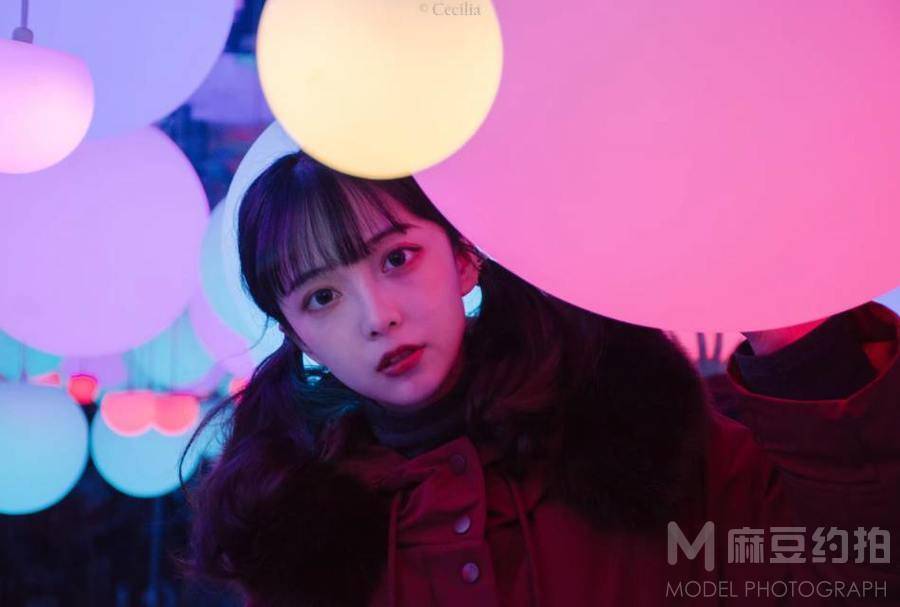 情绪模特