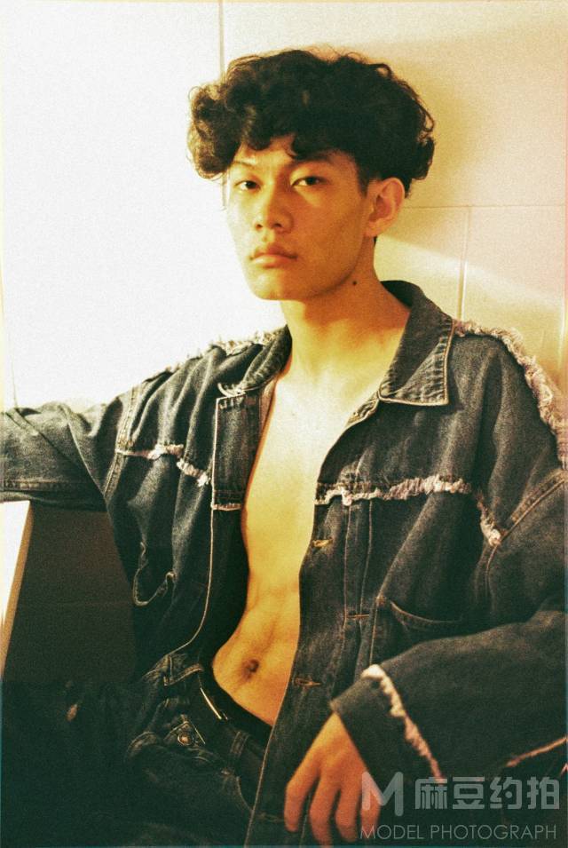胶片模特