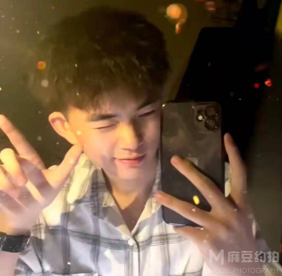 黑白模特