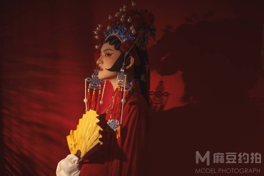 情绪模特