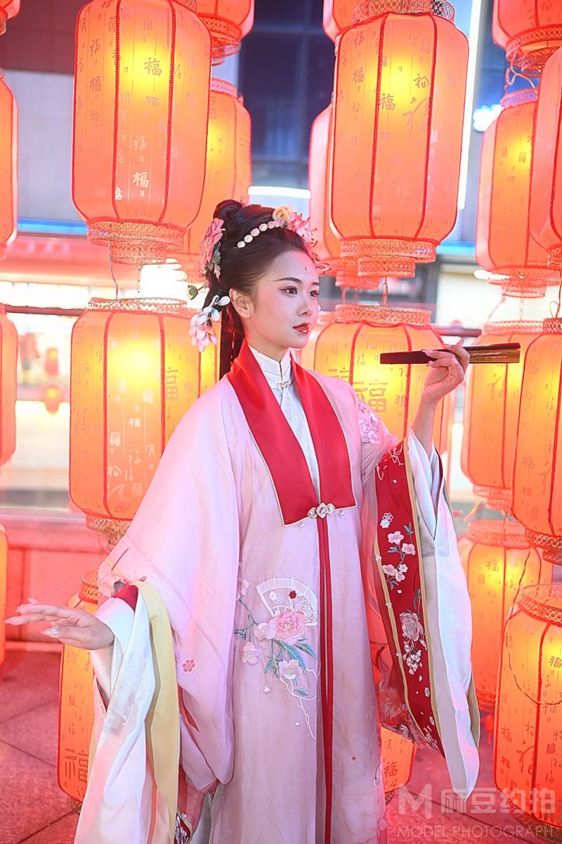 民国模特